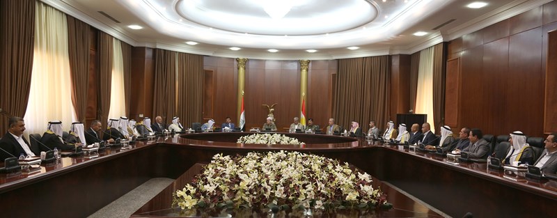 Kurdistan Region President Masoud Barzani met some tribal leaders in Kirkuk Province on April 17, 2016. (Photo: Kurdistan Region Presidency)